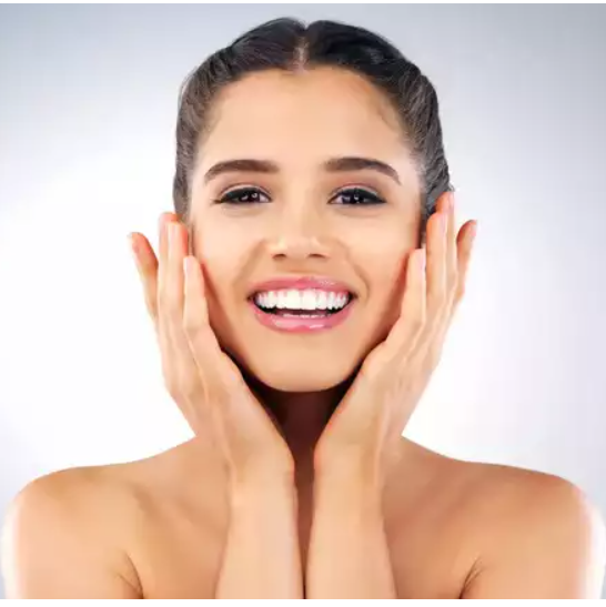 Glowing Skin Naturally: 5 Everyday Habits for a Radiant Face